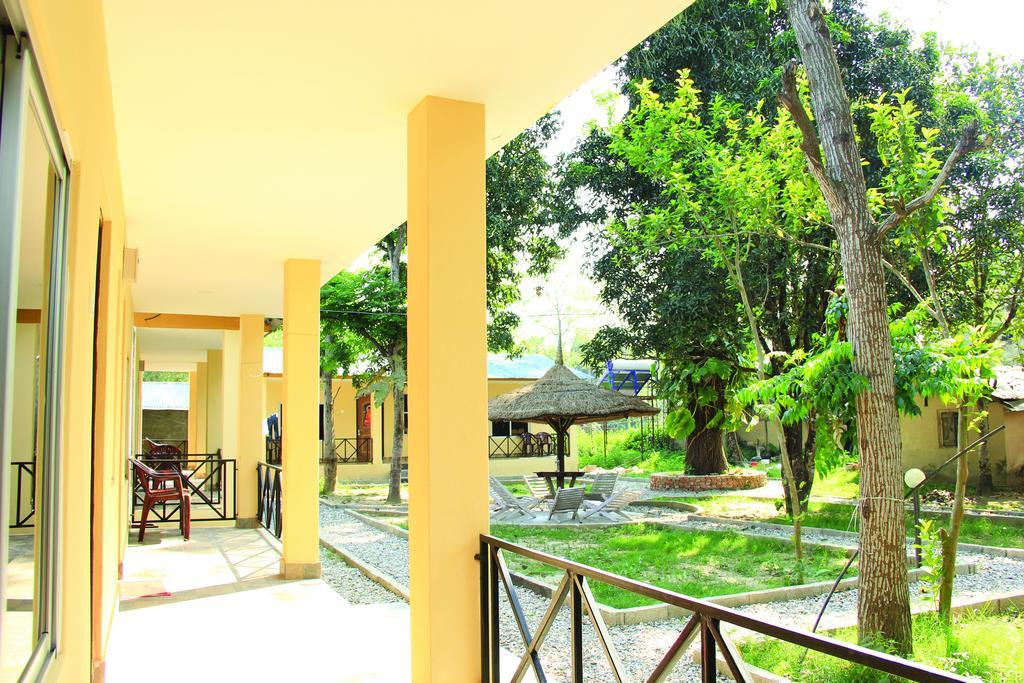 Chitwan Safari Camp & Lodge Sauraha Luaran gambar