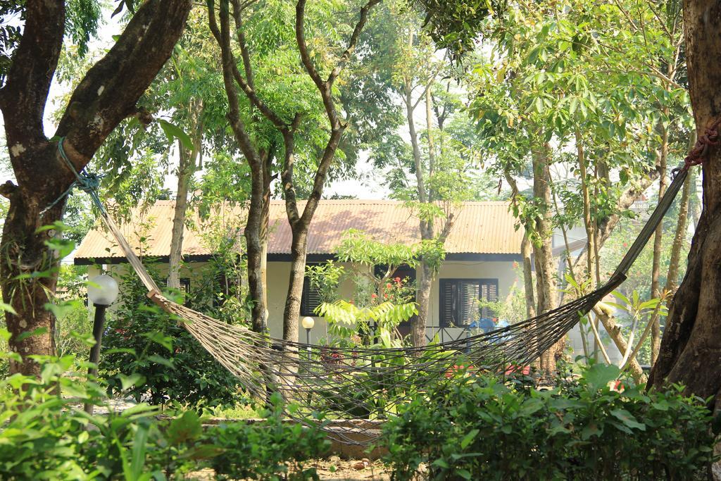 Chitwan Safari Camp & Lodge Sauraha Luaran gambar