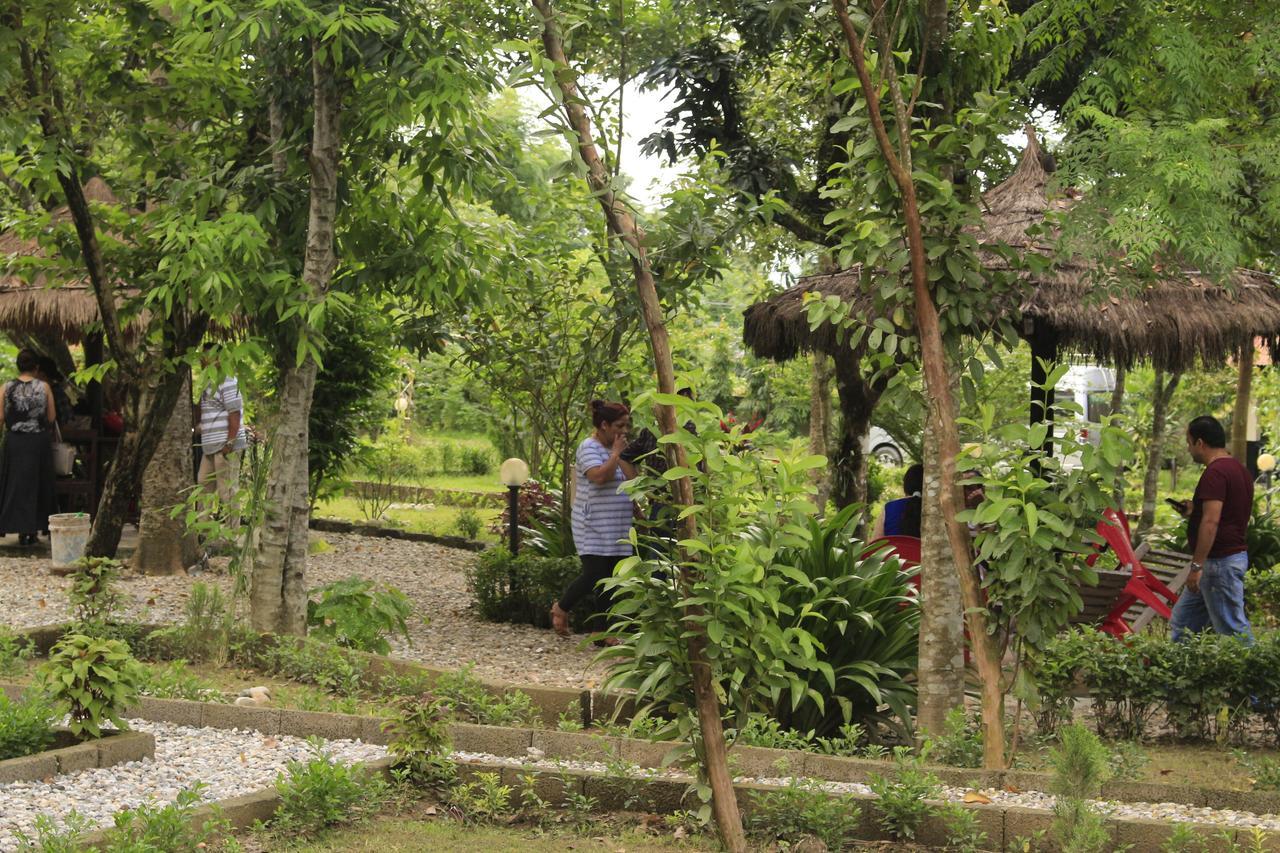 Chitwan Safari Camp & Lodge Sauraha Luaran gambar