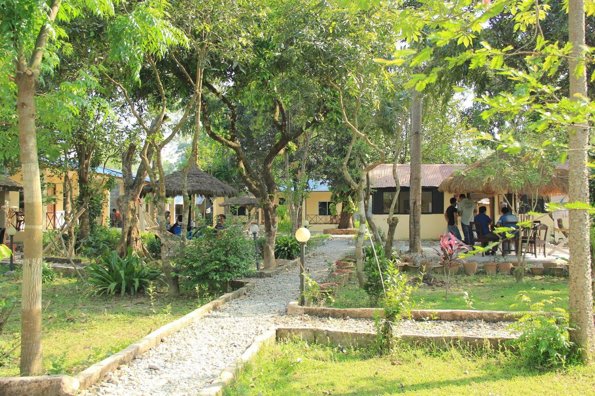 Chitwan Safari Camp & Lodge Sauraha Luaran gambar