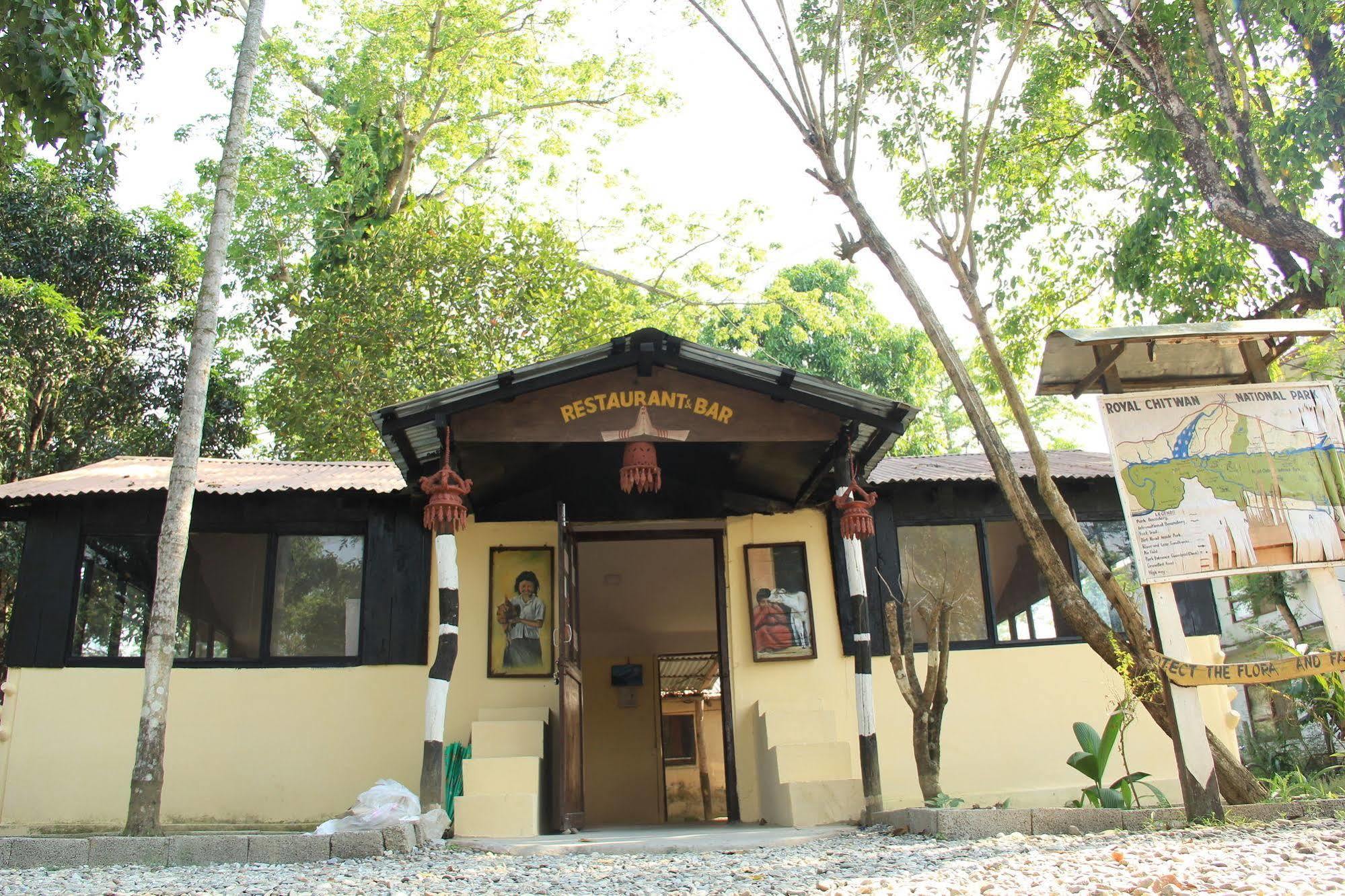 Chitwan Safari Camp & Lodge Sauraha Luaran gambar