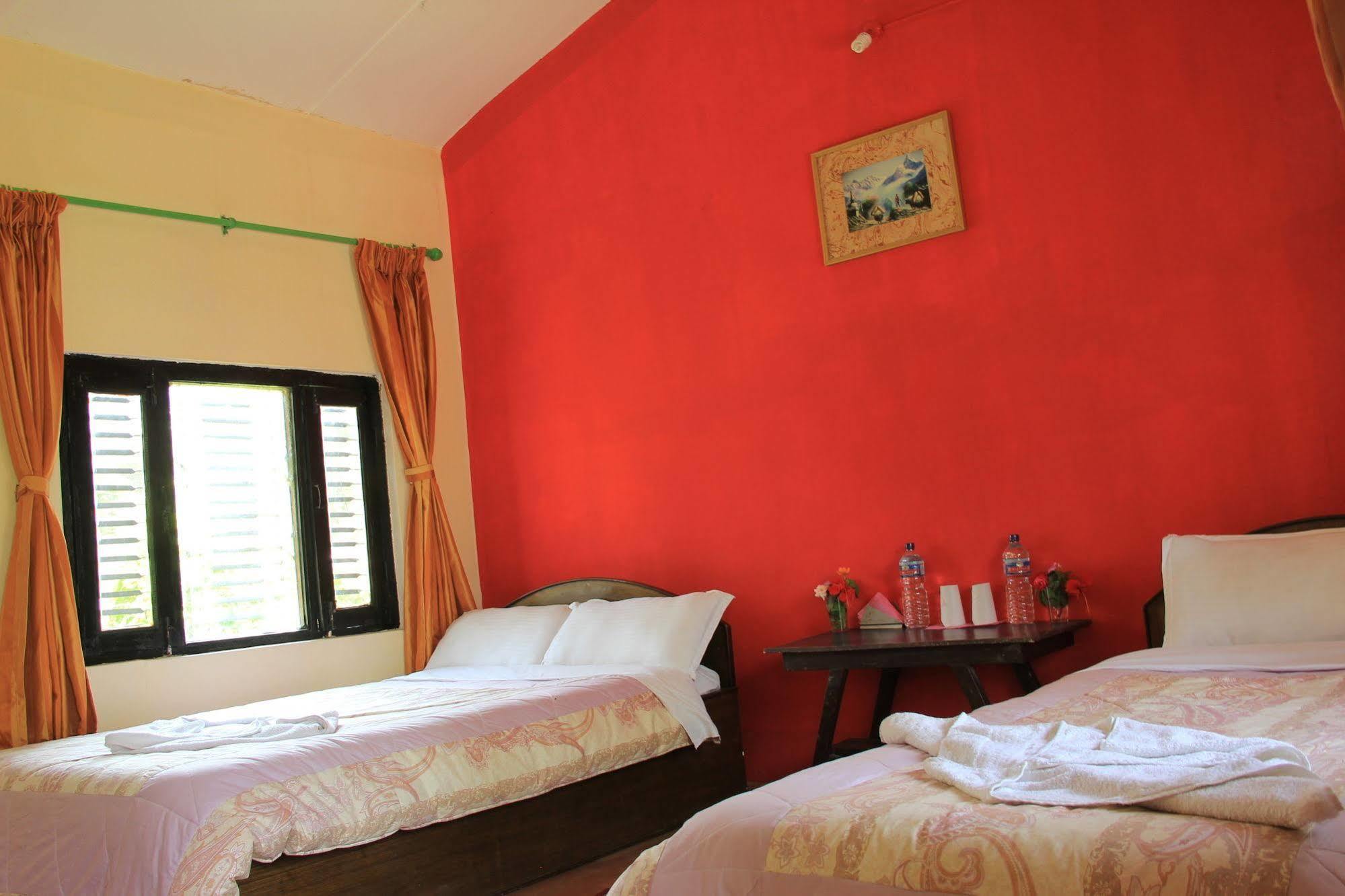 Chitwan Safari Camp & Lodge Sauraha Luaran gambar