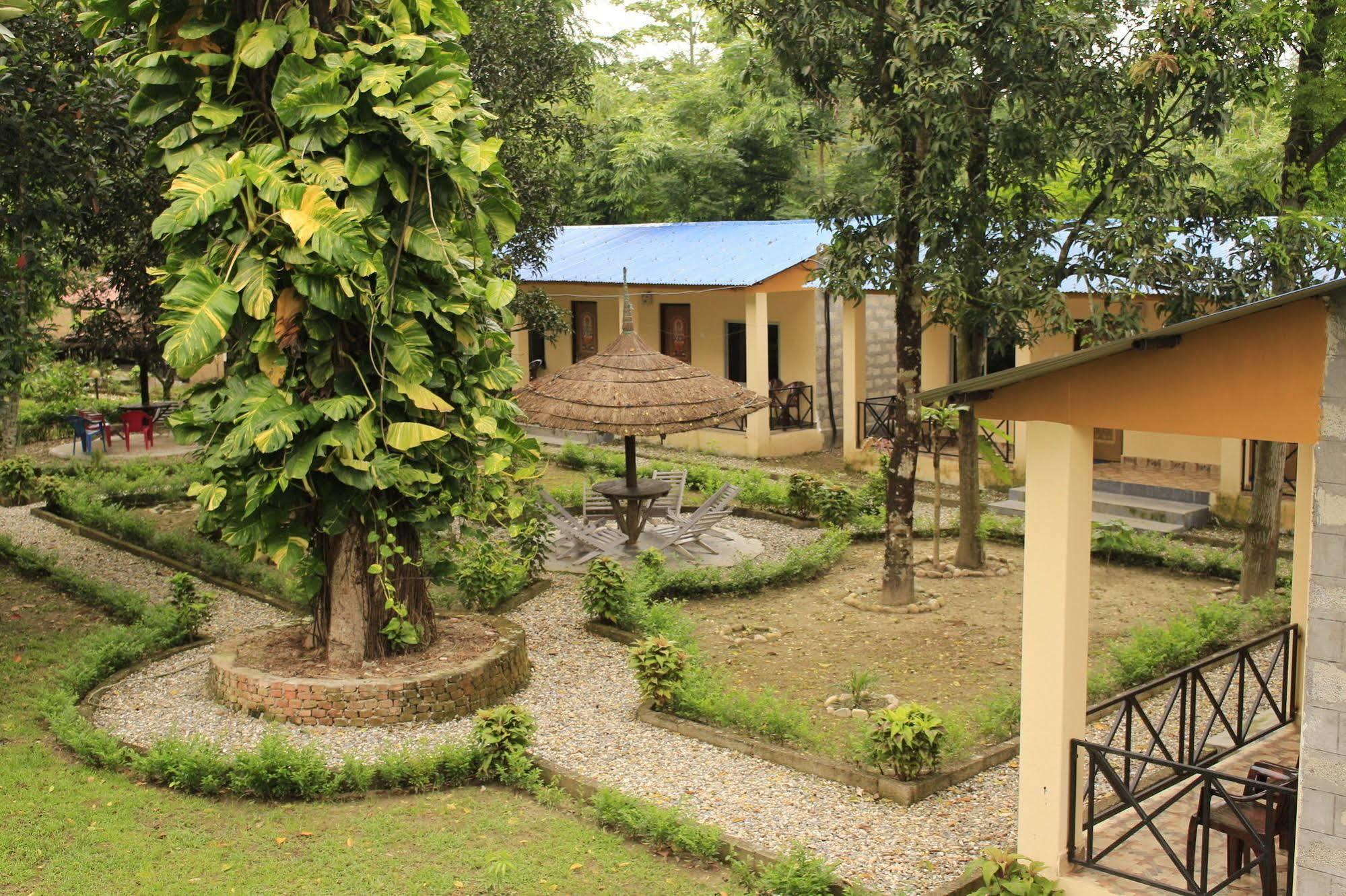 Chitwan Safari Camp & Lodge Sauraha Luaran gambar